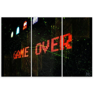 Trijų dalių paveikslas ant drobės, Užrašas GAME OVER juodas Paveikslai ant drobės Gera namie - Geranamie.lt