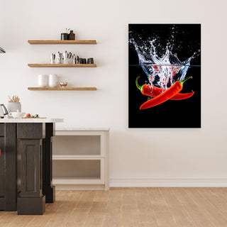 Paveikslas ant drobės, Aitriųjų pipirų magija nr. 2 Paveikslas ant drobės, Red peppers in water Paveikslai ant drobės Gera namie - Geranamie.lt