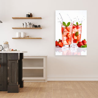 Paveikslas ant drobės, braškių šokis nr. 2 Paveikslas ant drobės, Strawberry cocktail Paveikslai ant drobės Gera namie - Geranamie.lt