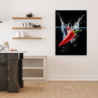 Paveikslas ant drobės, Aitriųjų pipirų magija nr. 1 Paveikslas ant drobės, Peppers in water Paveikslai ant drobės Gera namie - Geranamie.lt
