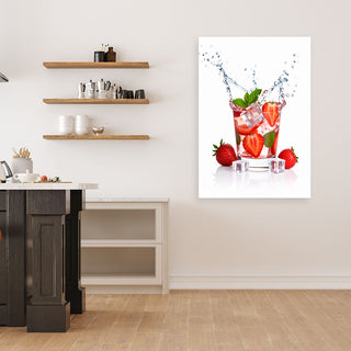 Paveikslas ant drobės, braškių šokis nr. 1 Paveikslas ant drobės, Strawberry cocktail fruit Paveikslai ant drobės Gera namie - Geranamie.lt