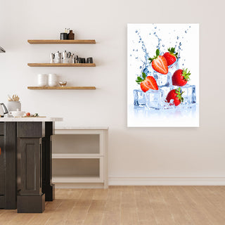Paveikslas ant drobės, Braškių gaiva Paveikslas ant drobės, Strawberries ice cream fruit nature Paveikslai ant drobės Gera namie - Geranamie.lt